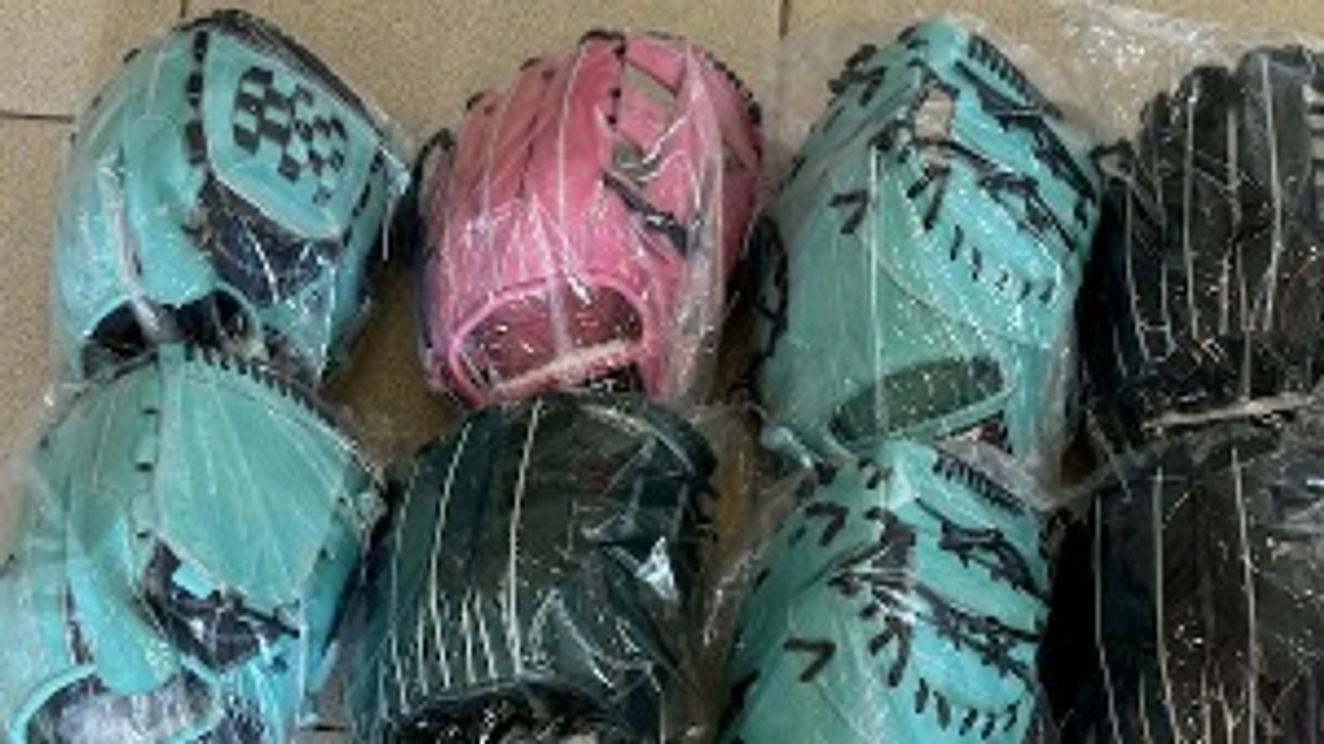 グローブ制作＆発送のご報告