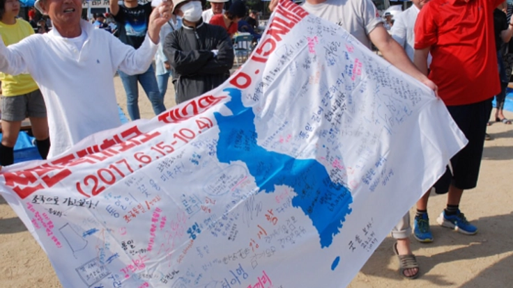 朝鮮半島平和統一へ！思いはひとつ、空に向かって！！