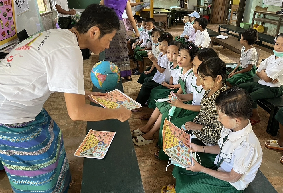 栄養推進月間に合わせ、 ミャウンミャの公立校 3 校で栄養素の講座