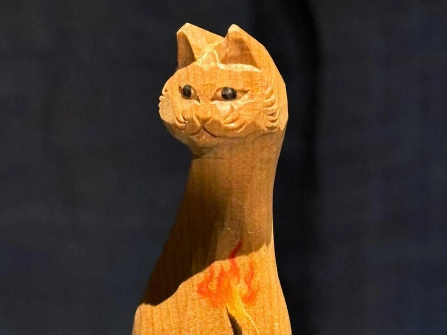 リターン品紹介　彫刻師 新野佑一さんの猫の木彫り彫刻