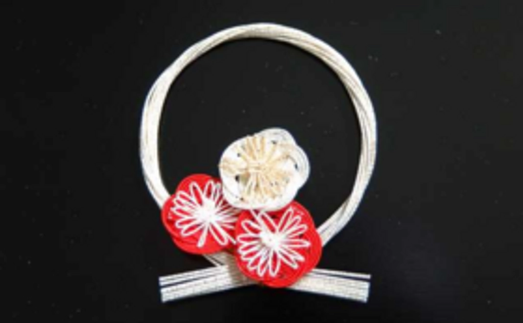 かわいい水引飾り(こまち赤3枚梅)