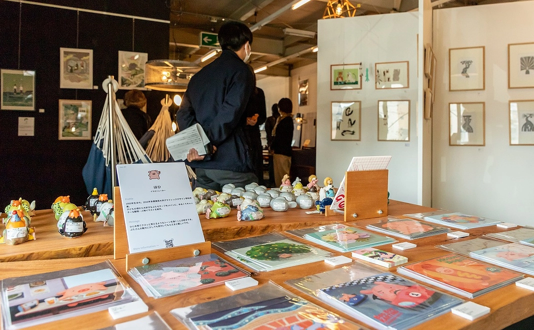 感謝のお手紙と作家のポストカードを送ります!