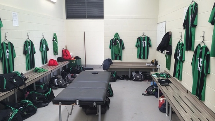 海外で夢を追いかける日本人サッカー選手により良いサポートを！