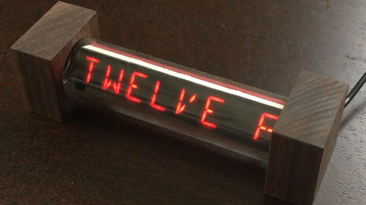 言葉で時刻を知らせるお洒落な時計「ワードクロック」