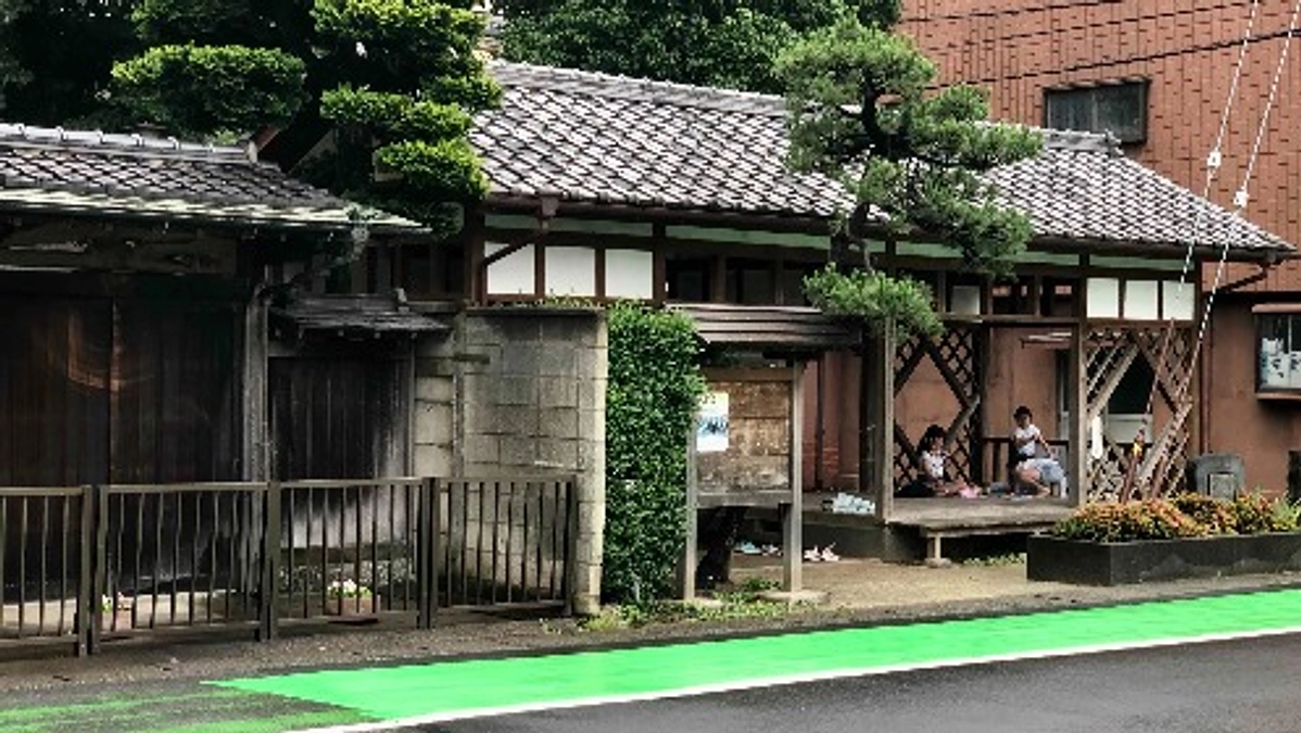 旧日光街道草加宿のおせん茶屋。