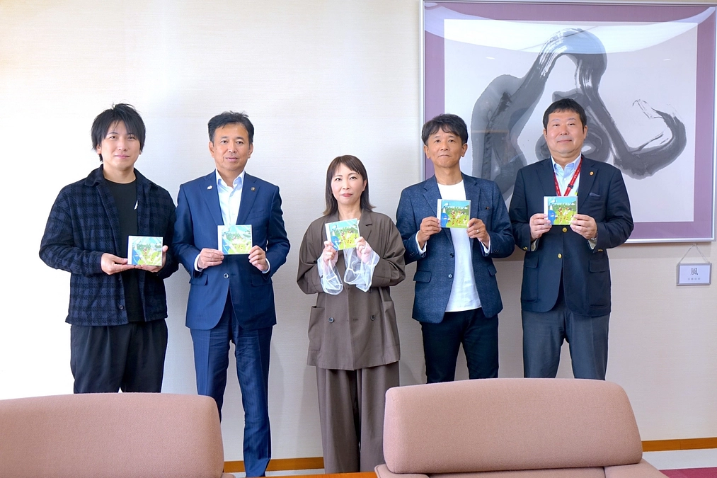 出雲市様ほか学校へ『イズモイズム』寄贈