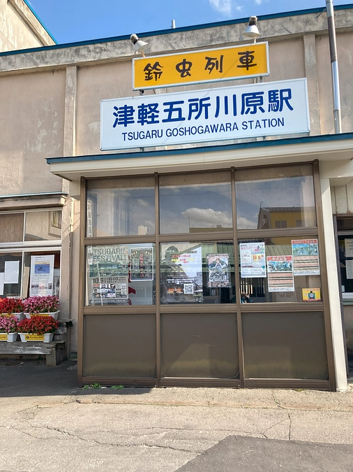 ポスターを貼ってくれてるとこ