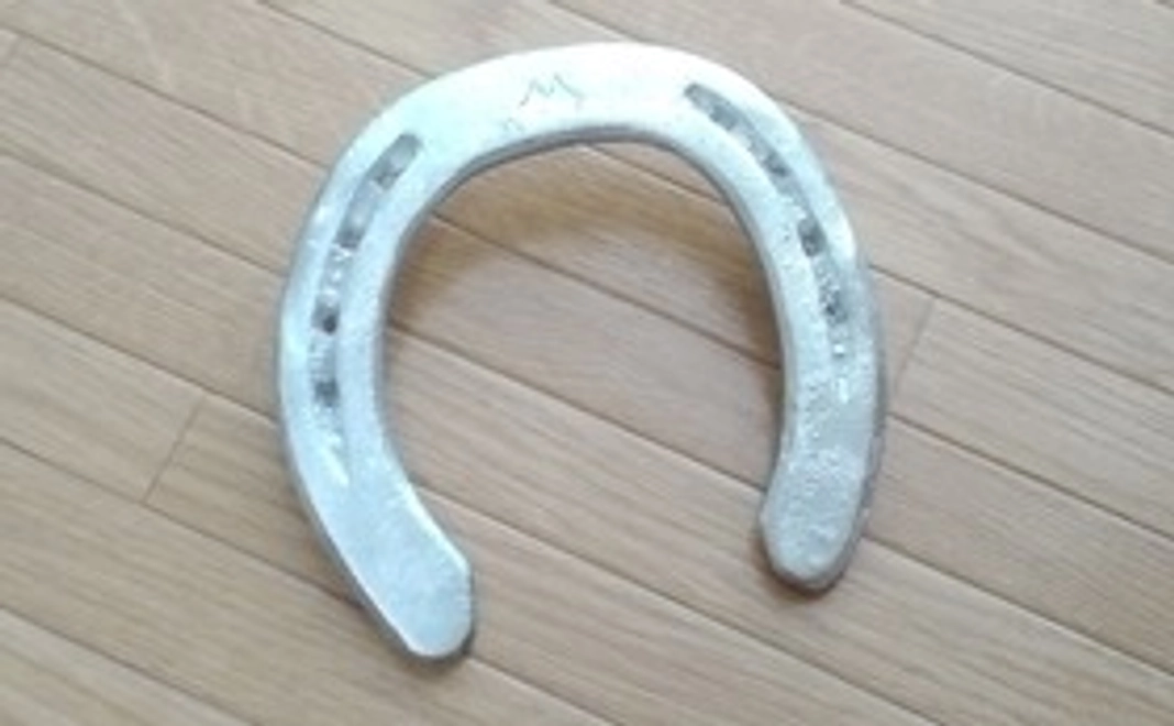 蹄鉄 幸せを呼ぶラッキーモチーフ