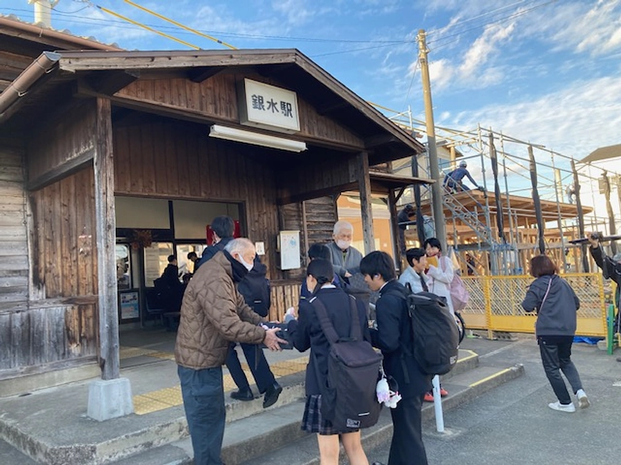 本日「上棟の餅配り」がありました