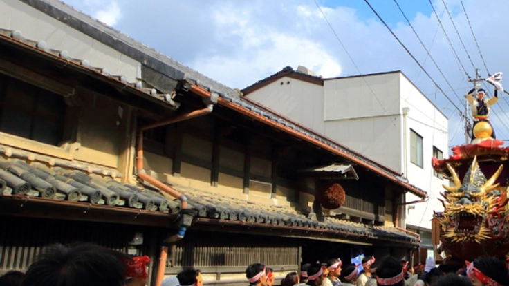 唐津くんちの曳山通りに建つ旧東木屋酒造場を守りたい