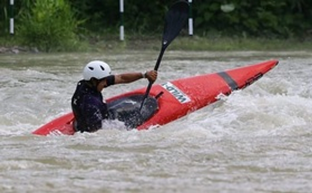 感謝のメール、SNS発信、横断幕