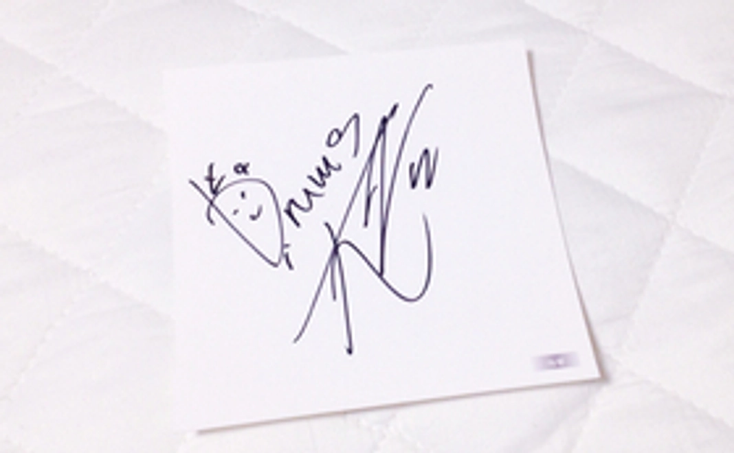 ゲストのサイン入り色紙をご用意できます！