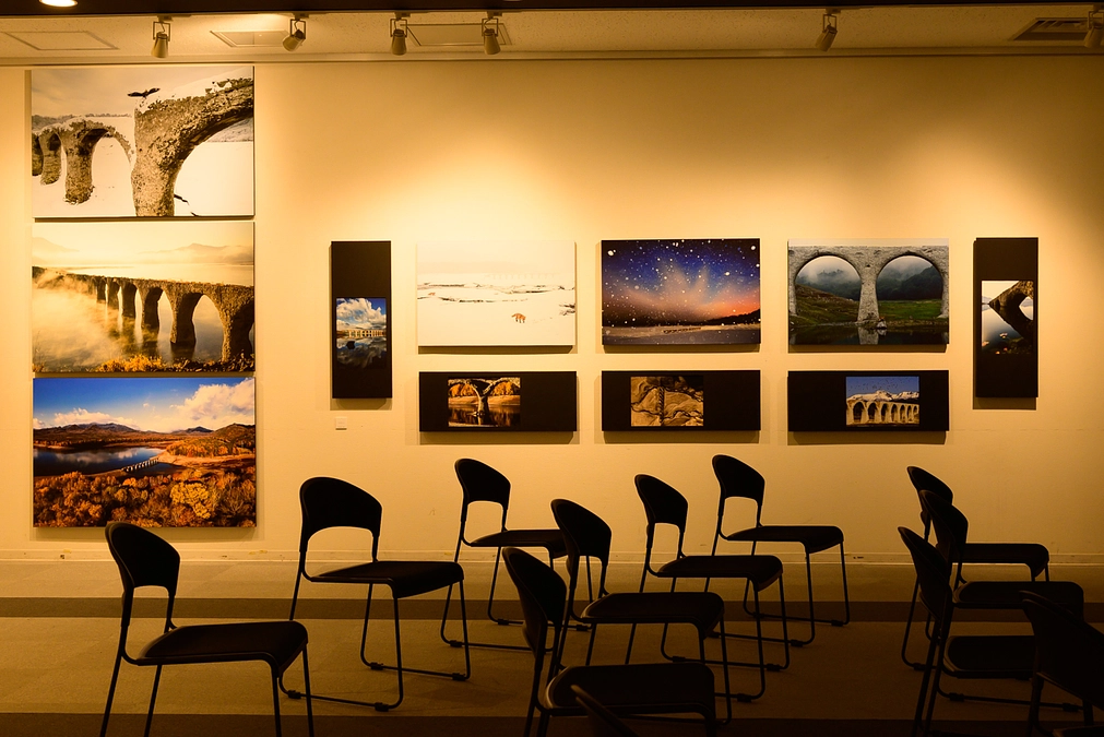 企画展「Behind The Scene」展示作品を販売いたします。