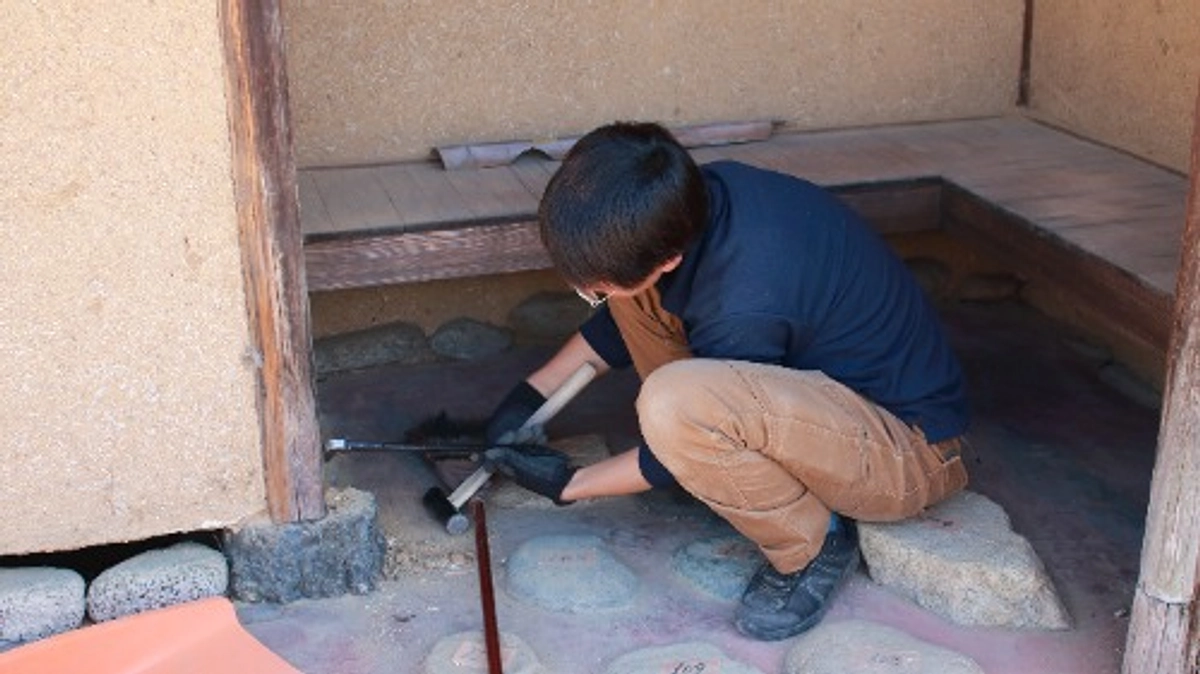 茶室板壁、そっとひと呼吸