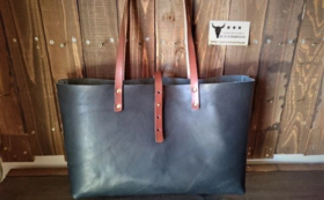 自然の恵みを大切に使いたい！ベルト専門店が作る良質本牛革シンプルトートバッグ【ブラック】Ｌサイズ