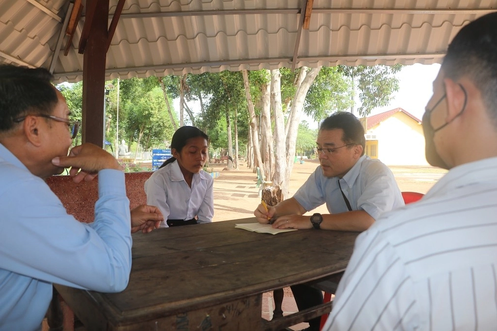 奨学生のニサちゃん🎓、スレイ・ポブちゃん📘、スレイ・フォスちゃん📚、ロセカちゃん🌸