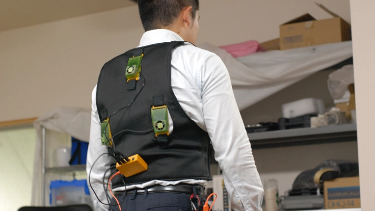 コロナで頑張っている医療従事者に装着型クーラーを届けたい