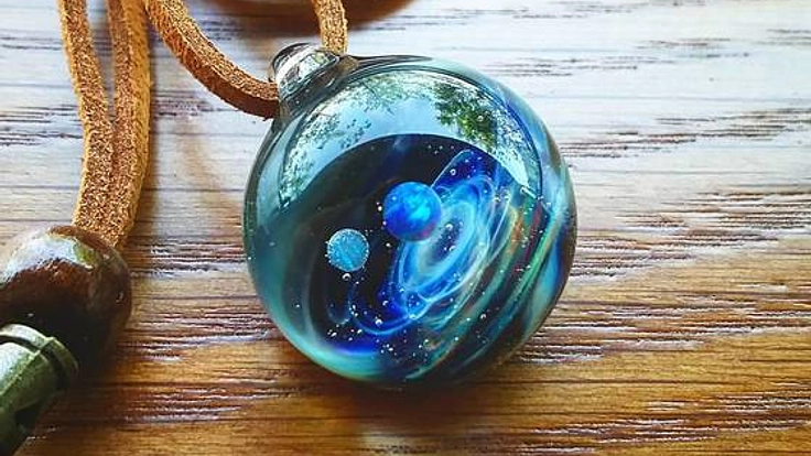 壮大な宇宙をガラスの中に表現!世界にひとつの宇宙をあなたに。