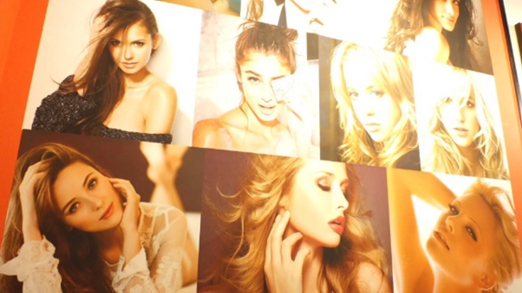 大阪・心斎橋のダイニングバーを、アート絵画40枚で飾りたい!