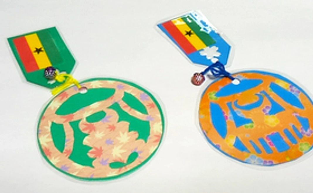 ガーナの子どもたち手作りのしおり+お礼と報告書