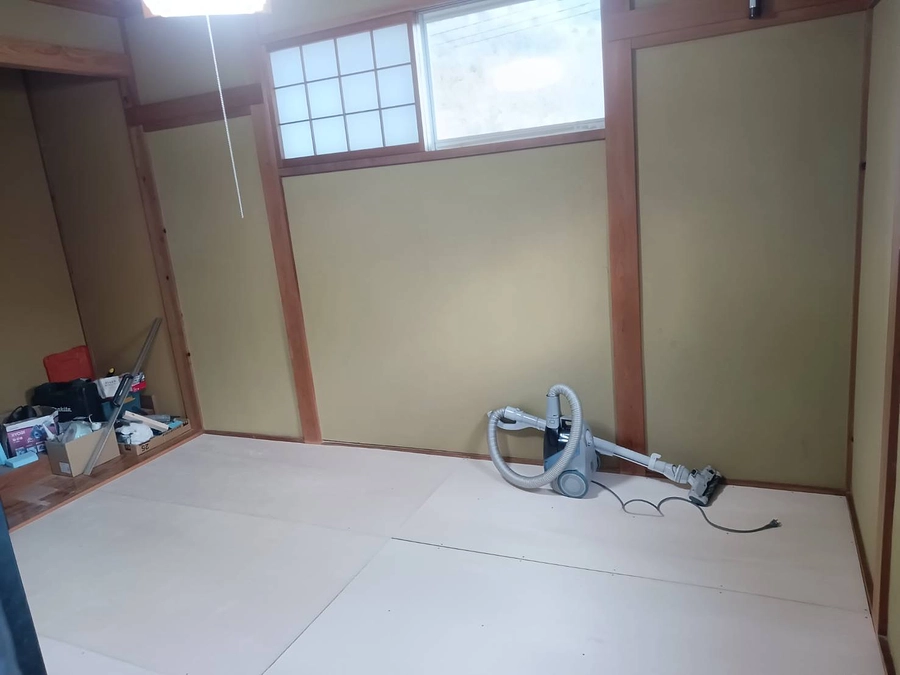 セルフリフォームの進み具合です。