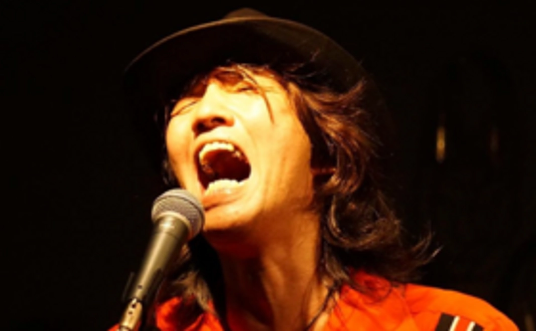 ソロ弾き語りアルバムCD ＋ギターインストCD or お食事券（2名様分）プレゼント！