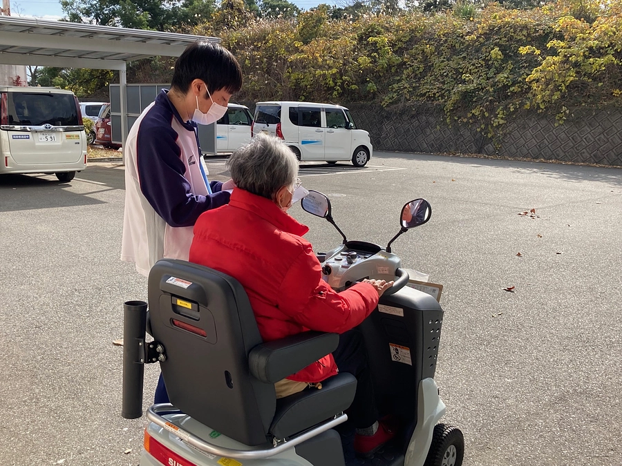 電動シニアカー試乗を取材