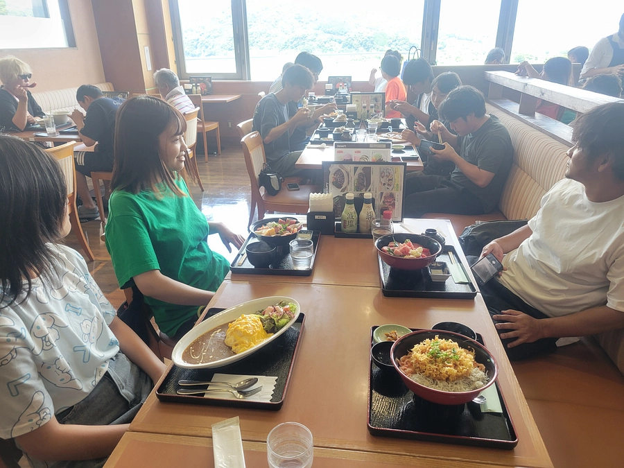 富士川SAで昼食