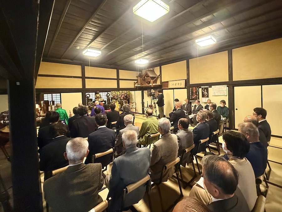 5/2 本尊大日如来坐像の開眼法要を執り行いました。