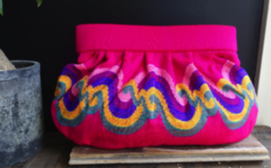 【日本未発売】モリンガのクラッチバッグをあなたに