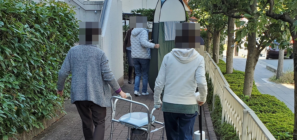 講演後、防災訓練に参加