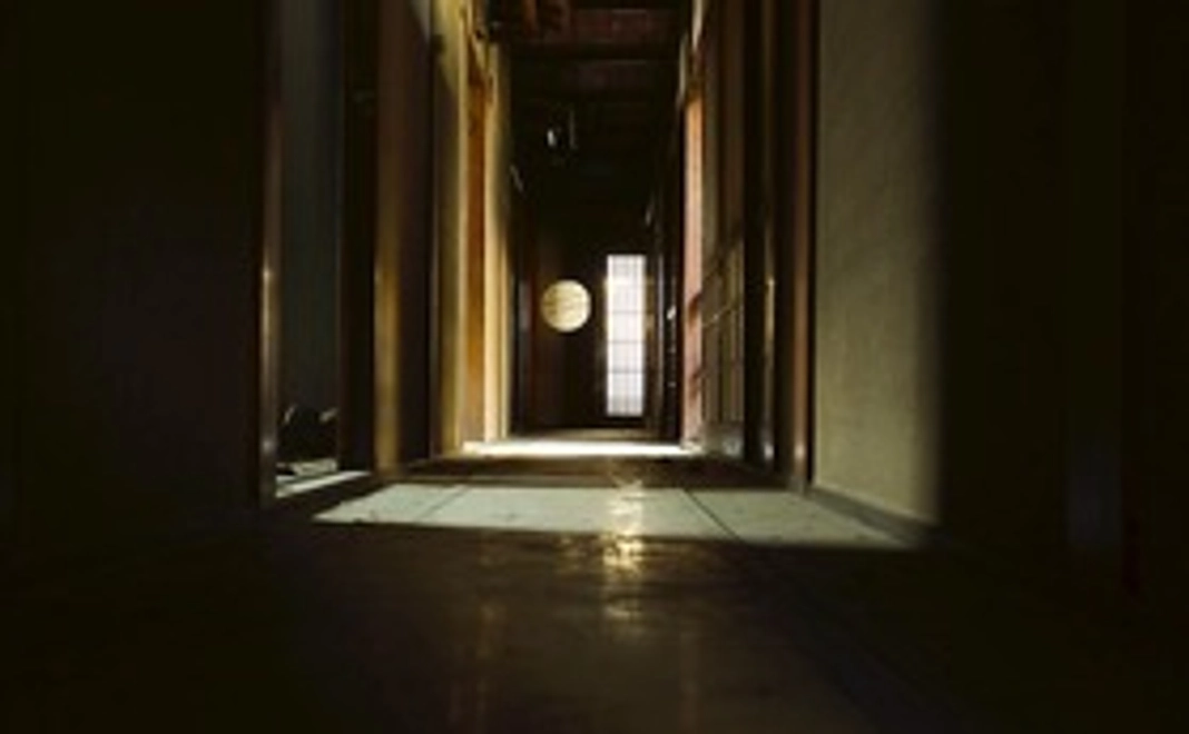 B：写真集、ZOOM壁紙、ポストカード（3枚）