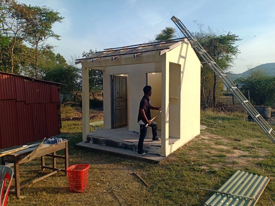 トイレ修繕の開始しました