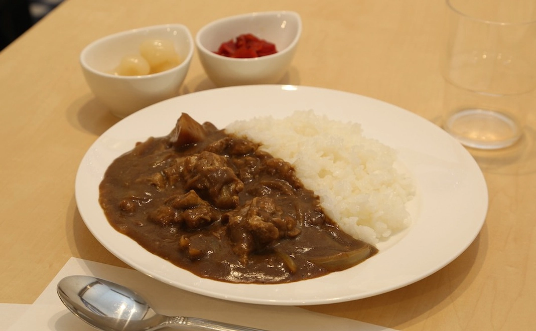 レトルト食品本品と購入割引券（B）と御礼文