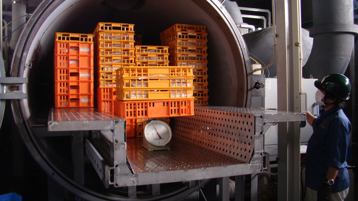 コラム③ 被災した紙資料を救う