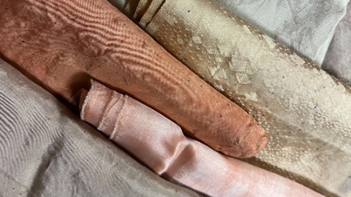 返礼品「野山からありがとう」の草木染ストールについて