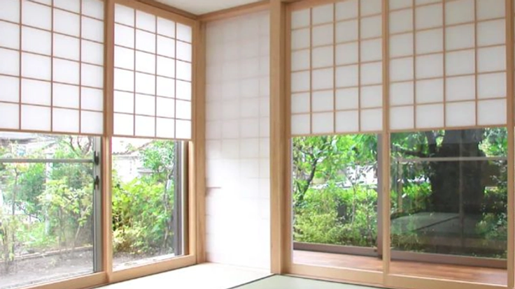 折りたたみ式障子を作って販売。プラスチック障子紙の可能性