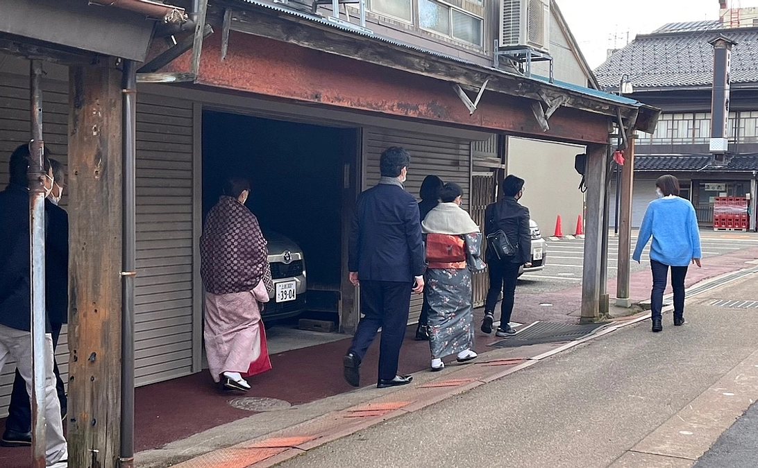 【リターン紹介】駅北広場キターレさんコラボ：糸魚川大火のまち歩き+ドリンクチケット1杯分