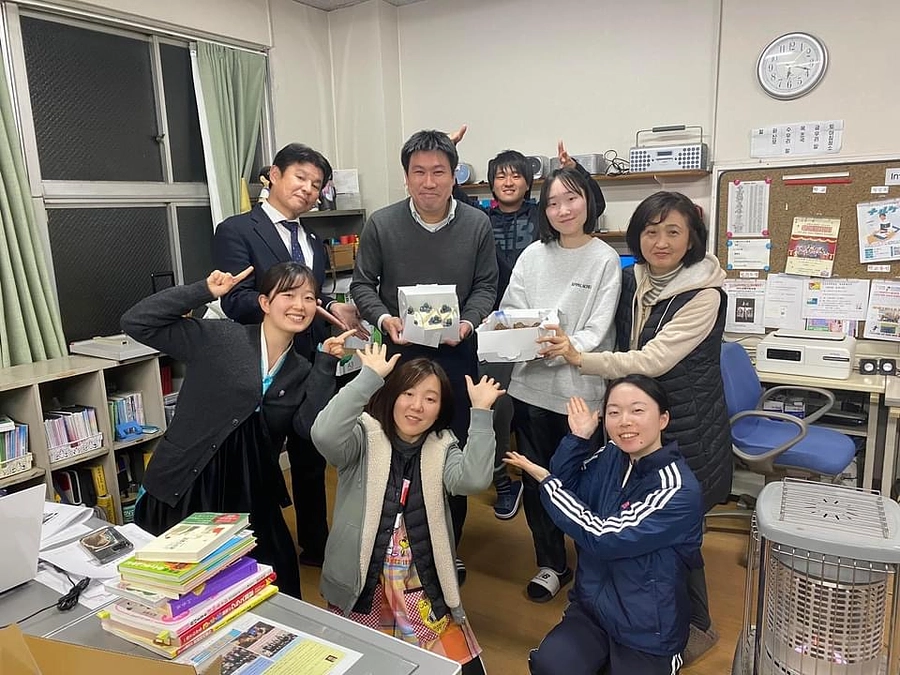 朝青宇部小野田支部からケーキの差し入れがありました。