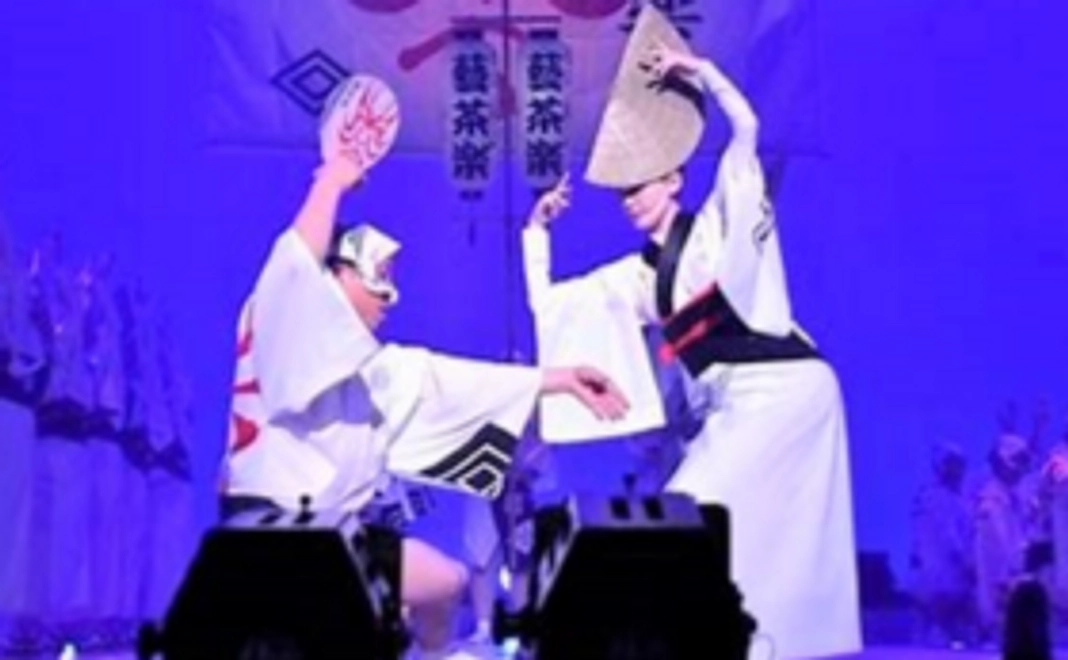 【公演の特別席をペアでご招待!】