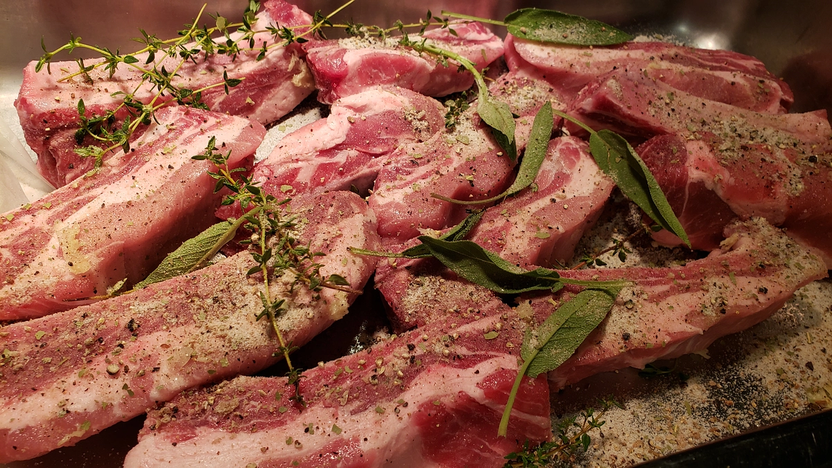 返礼品の製造と発送に大分遅れが出ておりお待たせ致していて大変申し訳御座いません。