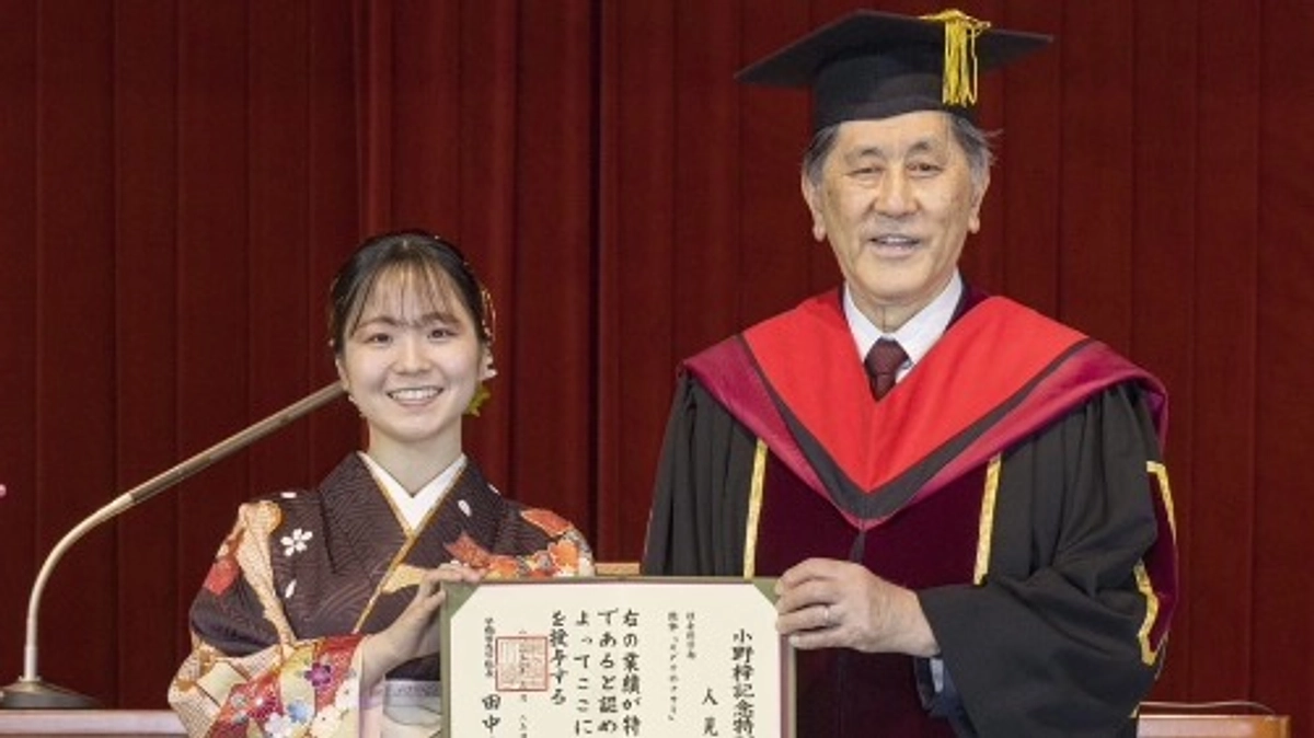 これまでの寄贈報告、絵本の出展、新聞記事の掲載、表彰、今後の活動について