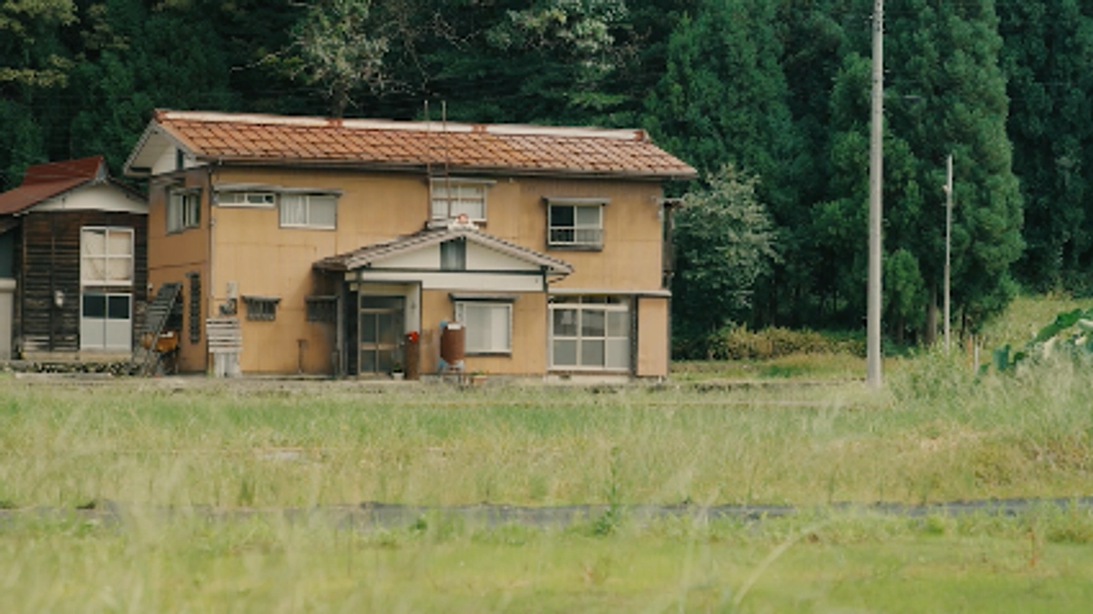 映画『書けないんじゃない、書かないんだ』の冒頭8分（デモ版）をご覧ください。