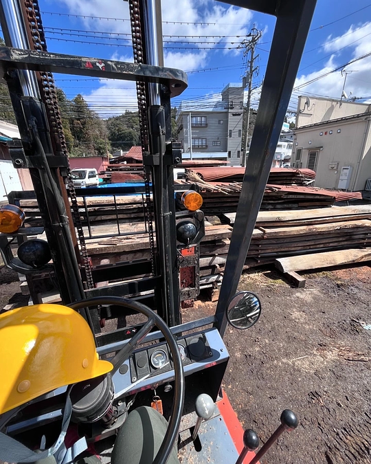 工場の片付けを進めています