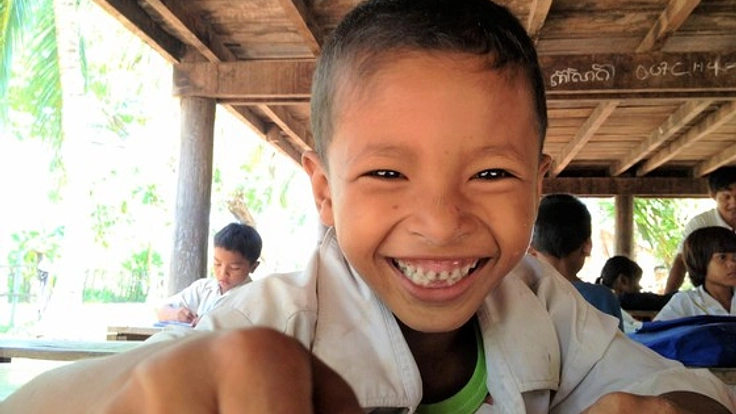 笑顔をつなぐ！カンボジアのトマイ村100人の子どもたちに教育を