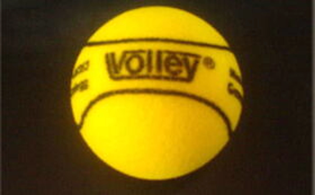 各テニス資料と手づくり用具製作資料 並びに 高品質スポンジボール 3個を提供します