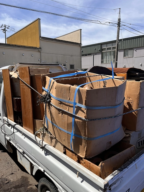 作業場の片付けを進めました