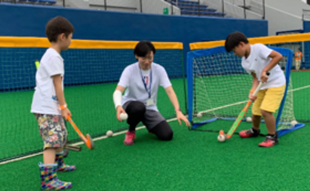 【企業向け】日本リーグに参加するメトロ選手によるホッケー特別教室の参加