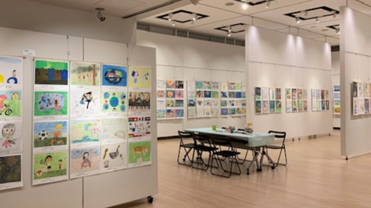 ギャラリーに子どもたちの絵を飾りたい！