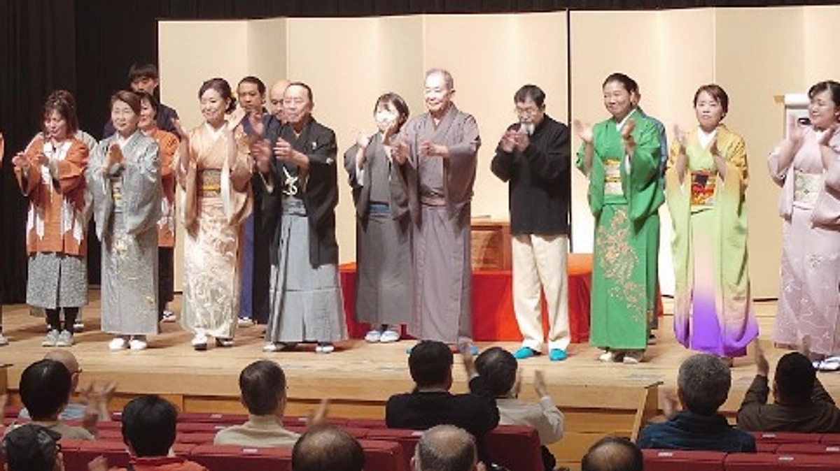 本日初席楽日！余興も富くじも大好評！